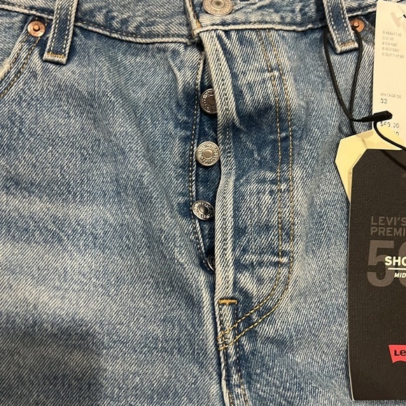Levi’s premium 501 midrise denim distressed jean shorts size 32 NWT - Picture 3 of 9